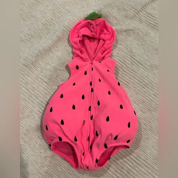 Carter's strawberry costume 🍓 very hungry caterpillar - Picture 2 of 5